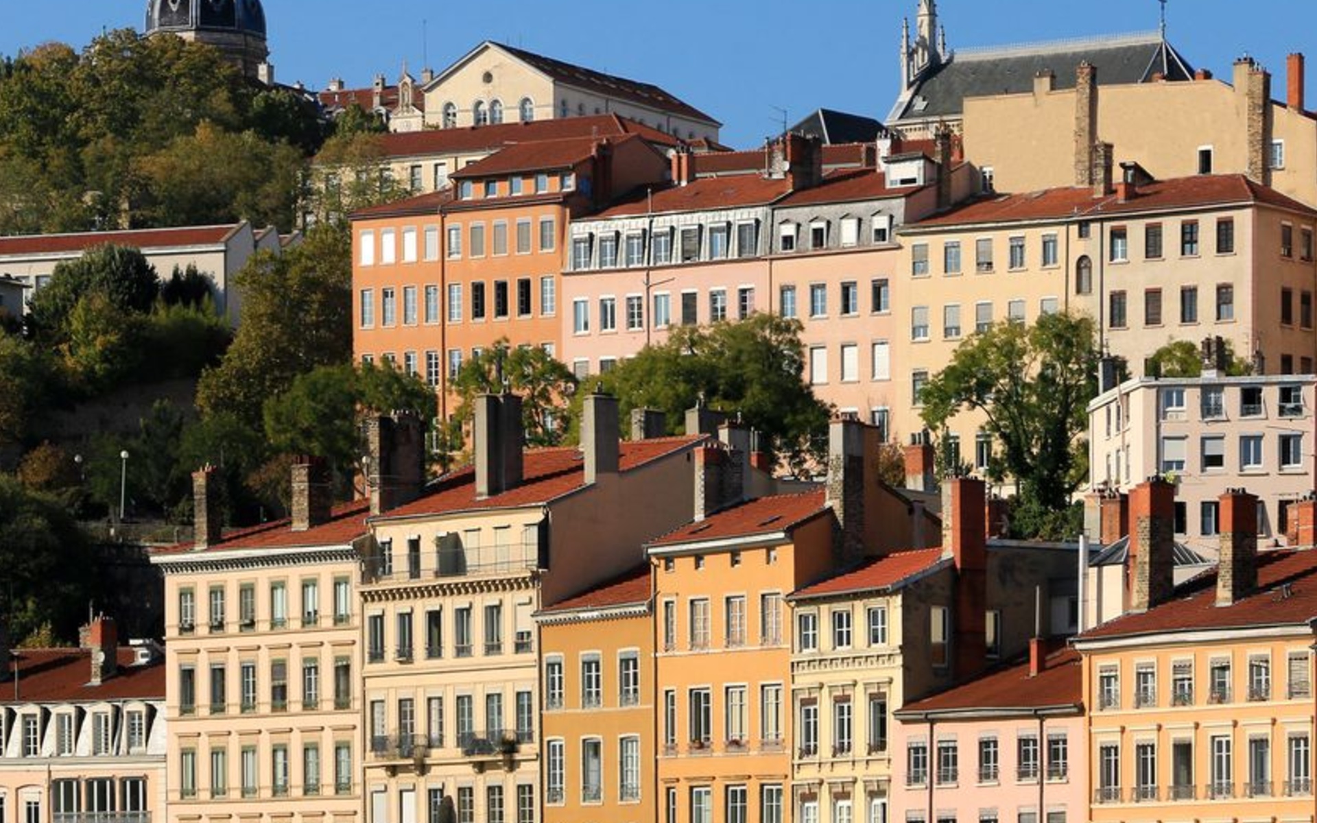 Lyon : visite culinaire des spécialités locales et atelier vin